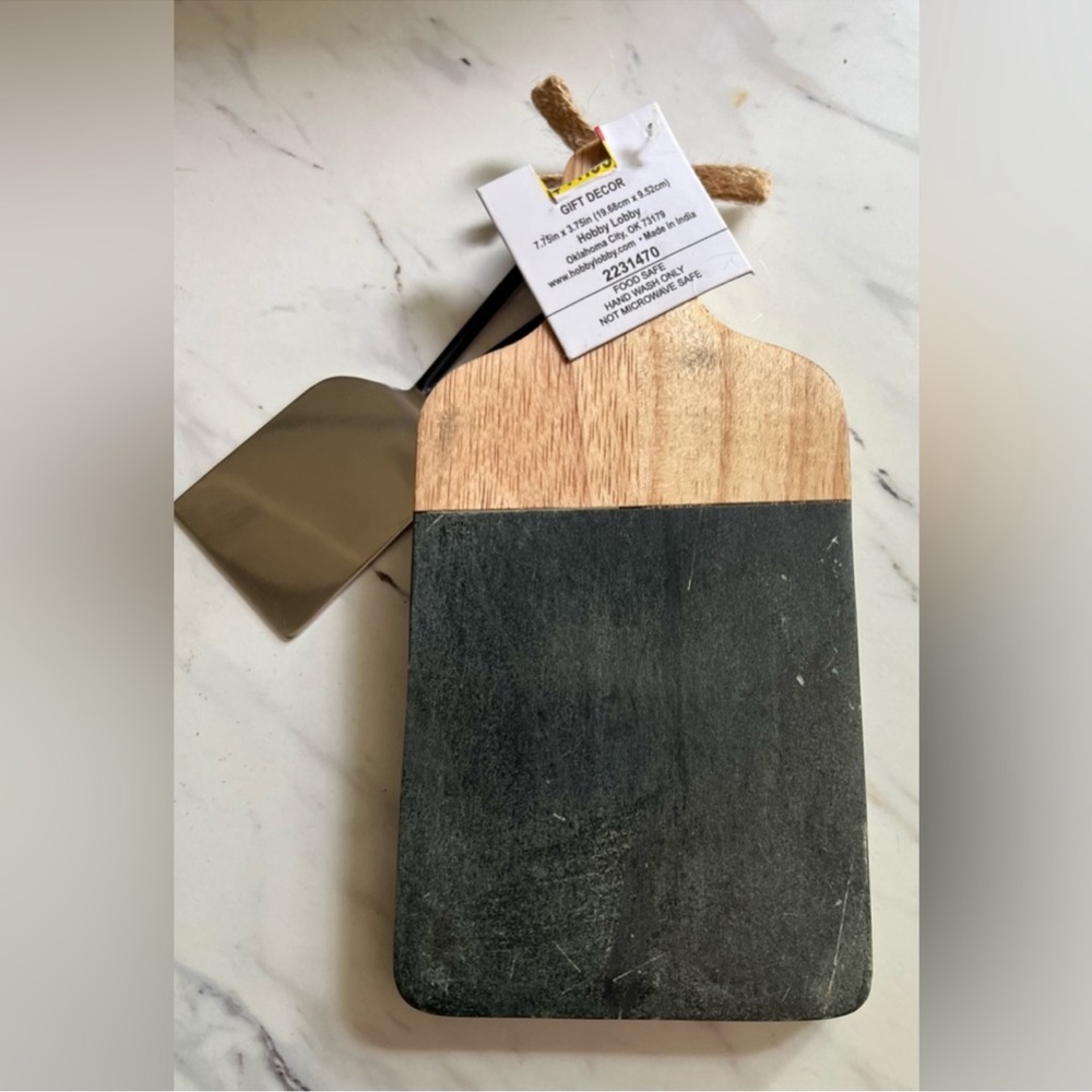 Hobby Lobby Heavy Acacia Wood and Slate
Cheese Board w Knife